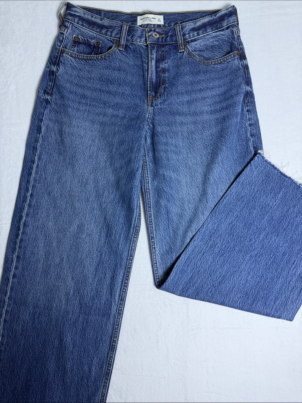 Abercrombie & Fitch Straight Leg Jeans in Medium Blue Wash